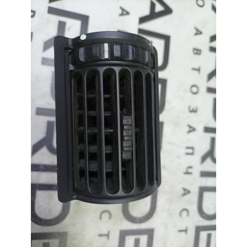 Дефлектор воздуховода (салон) BMW 3-series E30 64221381149