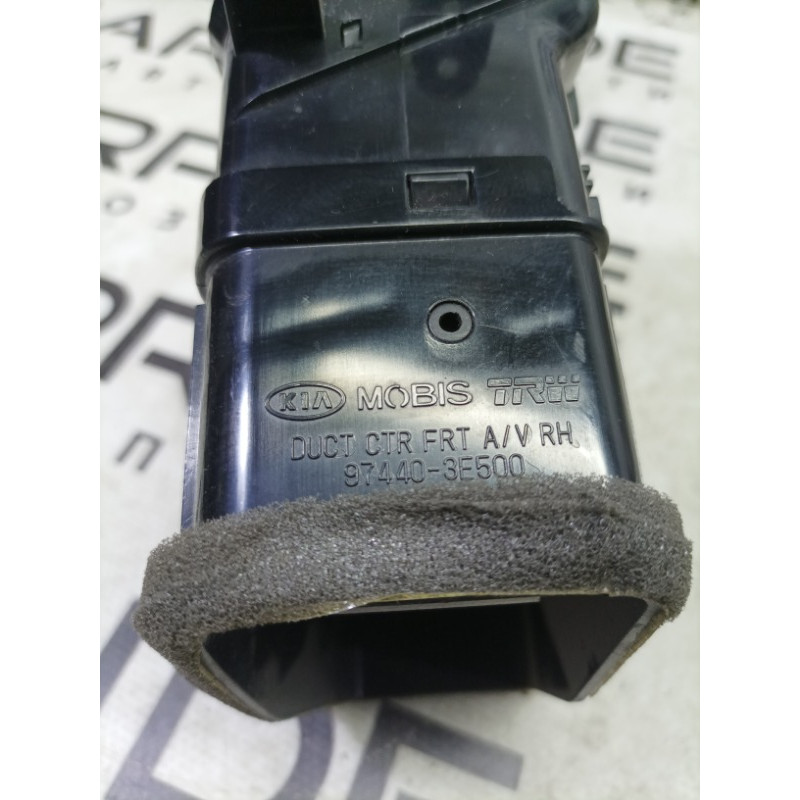 Дефлектор воздуховода (салон) KIA Sorento BL 2007 2.5 CRDI 974403e500