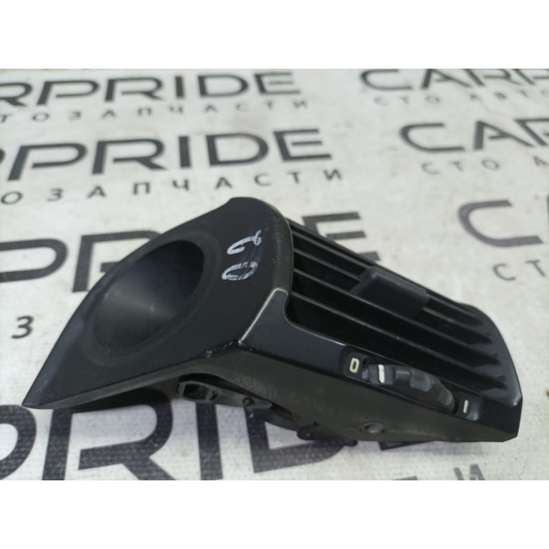 Дефлектор воздуховода (салон) BMW 5-series E34 64221384088