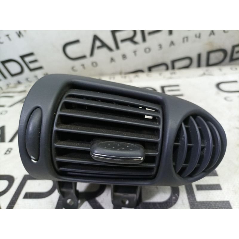 Дефлектор воздуховода (салон) Mercedes-Benz C-class W203 1.8 M111.951 A2038300654