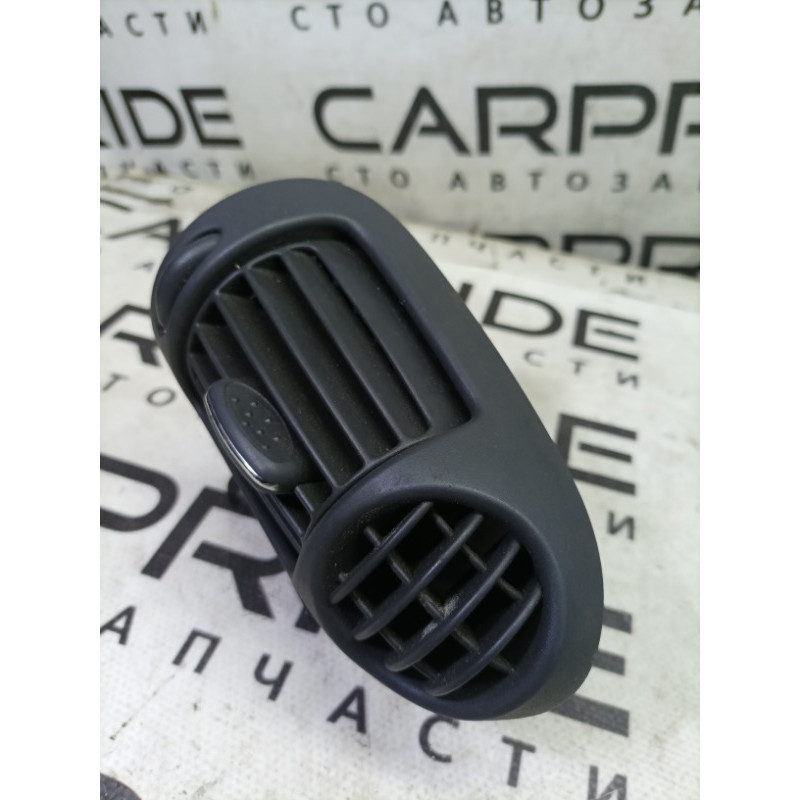 Дефлектор воздуховода (салон) Mercedes-Benz C-class W203 1.8 M111.951 A2038300654