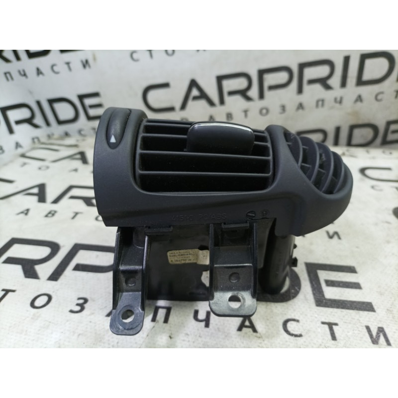 Дефлектор воздуховода (салон) Mercedes-Benz C-class W203 1.8 M111.951 A2038300654