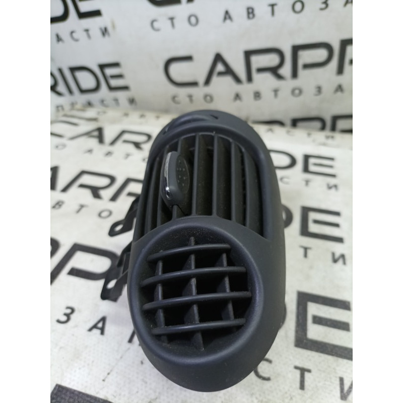 Дефлектор воздуховода (салон) Mercedes-Benz C-class W203 1.8 M111.951 A2038300654