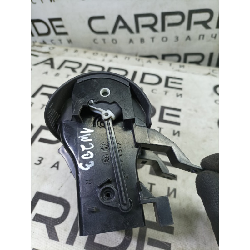 Дефлектор воздуховода (салон) Mercedes-Benz C-class W203 1.8 M111.951 A2038300654