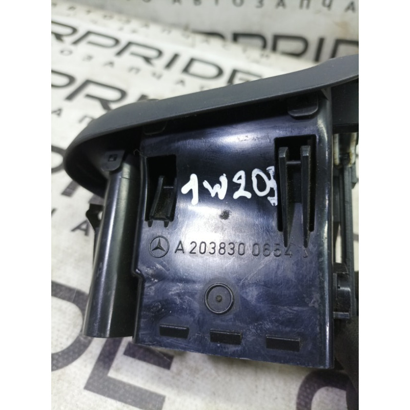 Дефлектор воздуховода (салон) Mercedes-Benz C-class W203 1.8 M111.951 A2038300654