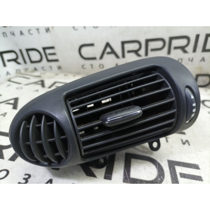 Дефлектор воздуховода (салон) Mercedes-Benz C-class W203 1.8 M111.951 A2038300554