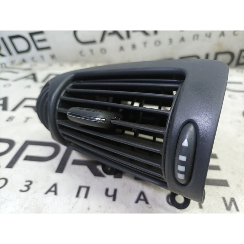 Дефлектор воздуховода (салон) Mercedes-Benz C-class W203 1.8 M111.951 A2038300554