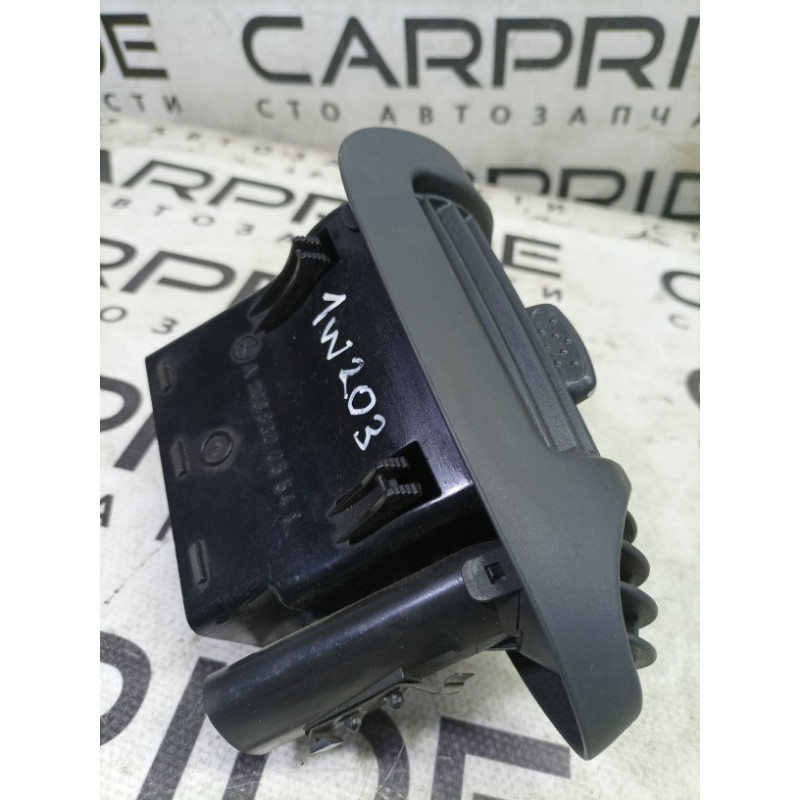 Дефлектор воздуховода (салон) Mercedes-Benz C-class W203 1.8 M111.951 A2038300554