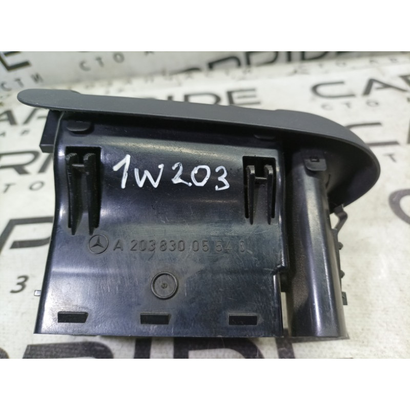 Дефлектор воздуховода (салон) Mercedes-Benz C-class W203 1.8 M111.951 A2038300554