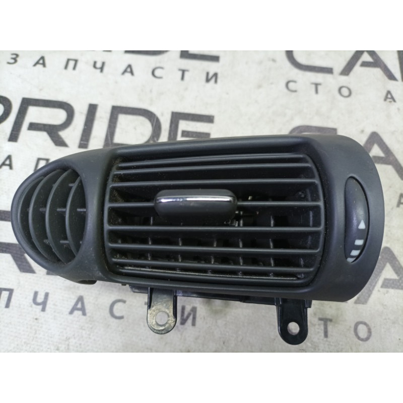 Дефлектор воздуховода (салон) Mercedes-Benz C-class W203 1.8 M111.951 A2038300554