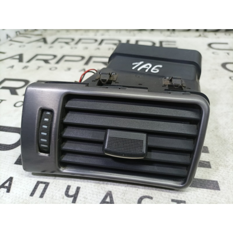 Дефлектор воздуховода (салон) AUDI A6 C5 2001 2.5 AKE 4b1820901