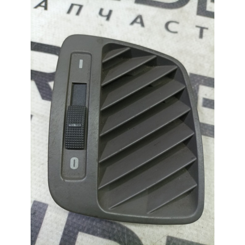 Дефлектор воздуховода (салон) AUDI A6 C5 2001 2.5 AKE 4b0819794