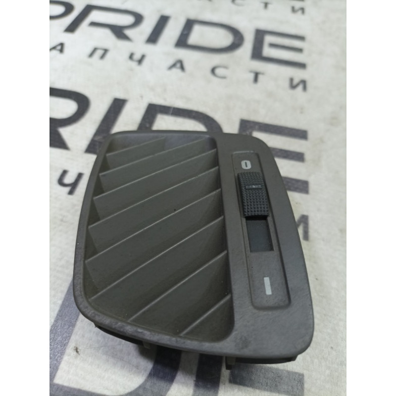 Дефлектор воздуховода (салон) AUDI A6 C5 2001 2.5 AKE 4b0819794