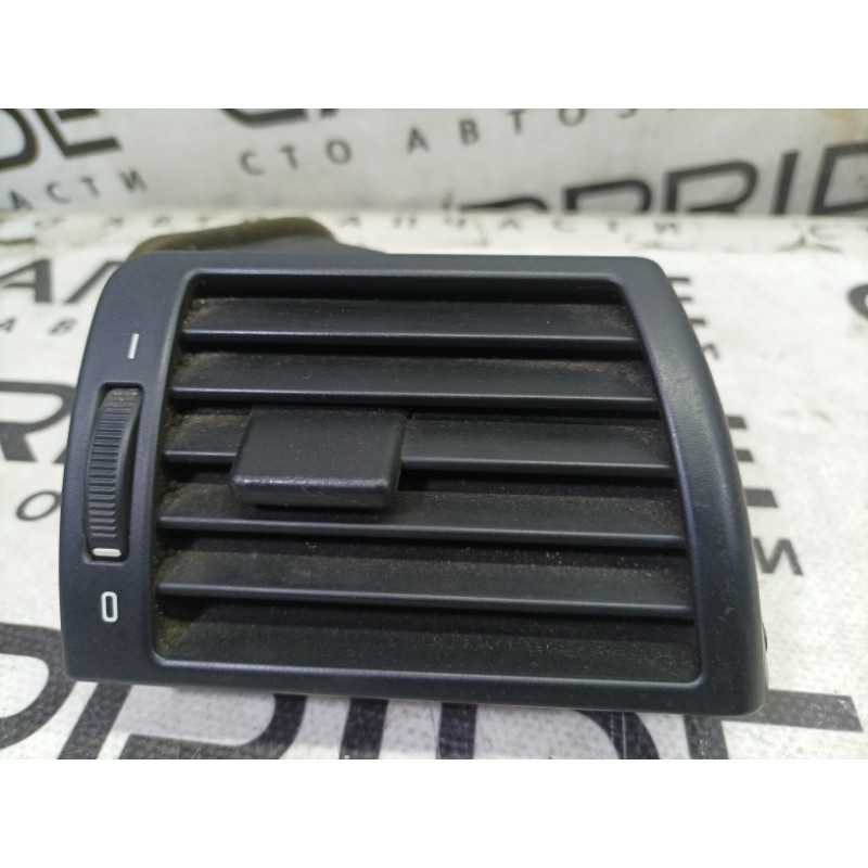 Дефлектор воздуховода (салон) BMW 3-series E46 M43b18 64228361898