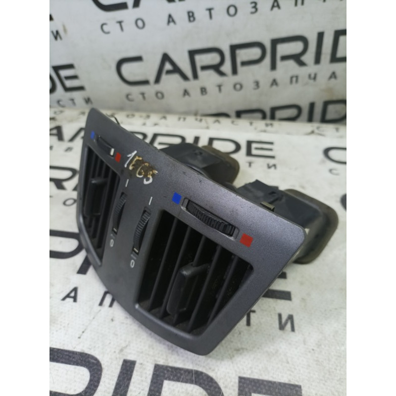 Дефлектор повітроводу (салон) BMW 7-series E65 N62B44 64227002395