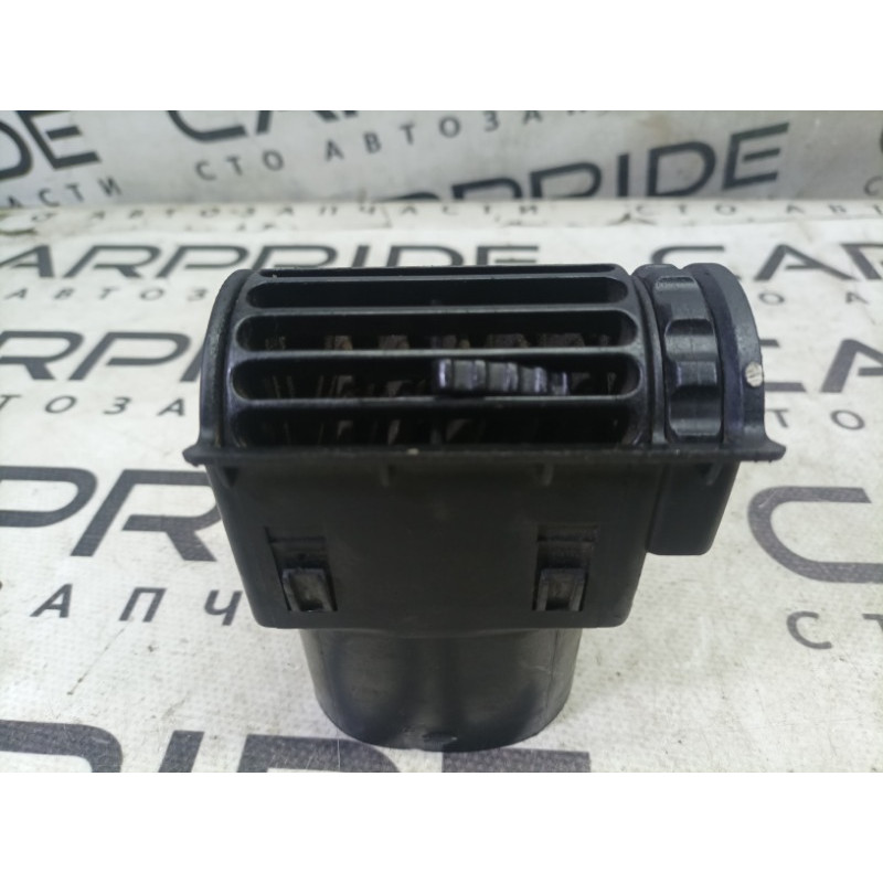 Дефлектор воздуховода (салон) BMW 3-series E30 64221369700