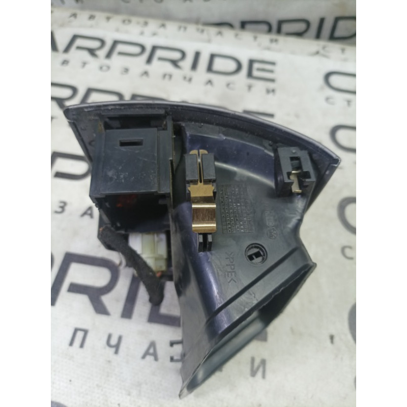 Дефлектор воздуховода (салон) AUDI A6 C5 2001 2.5 AKE 4b0819203