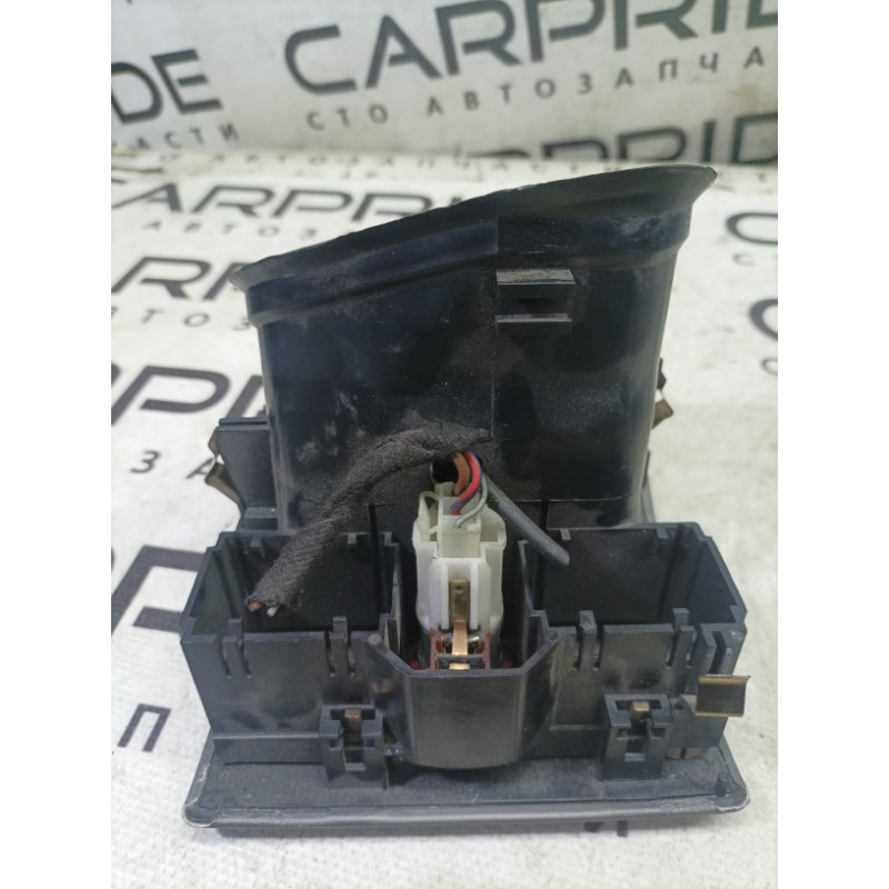 Дефлектор воздуховода (салон) AUDI A6 C5 2001 2.5 AKE 4b0819203