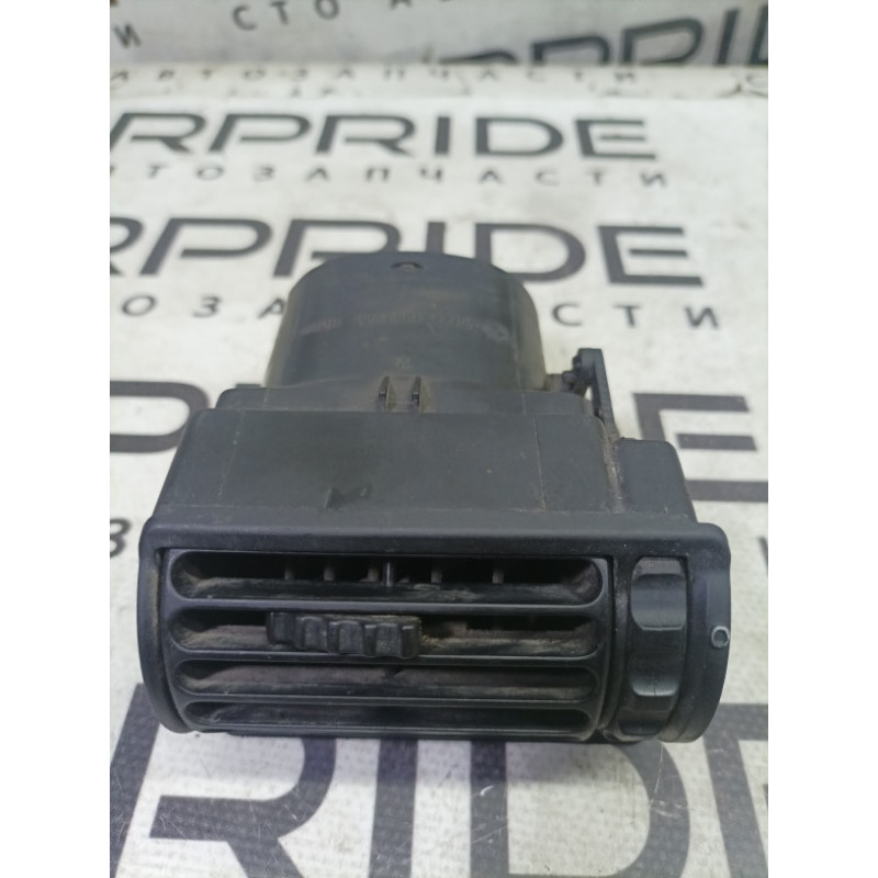 Дефлектор воздуховода (салон) BMW 3-series E30 64221381150