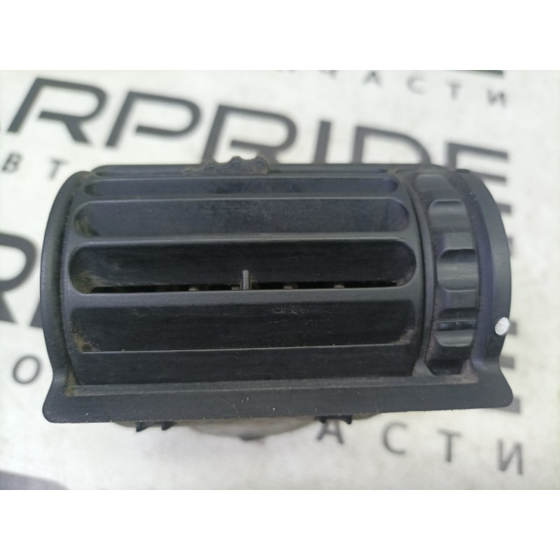 Дефлектор воздуховода (салон) BMW 3-series E30 64221381150