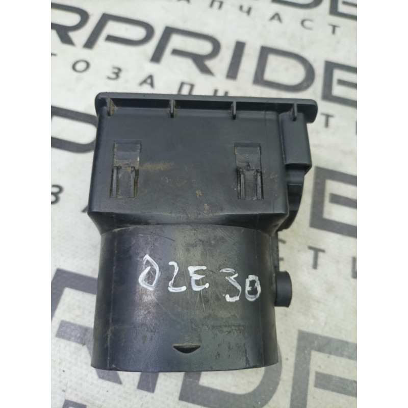 Дефлектор воздуховода (салон) BMW 3-series E30 64221381150