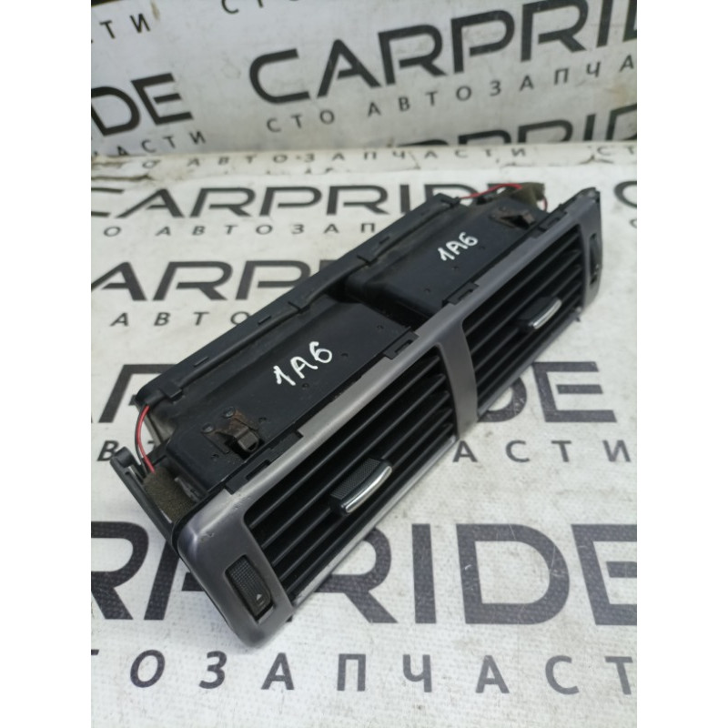Дефлектор воздуховода (салон) AUDI A6 C5 2001 2.5 AKE 4b1820951