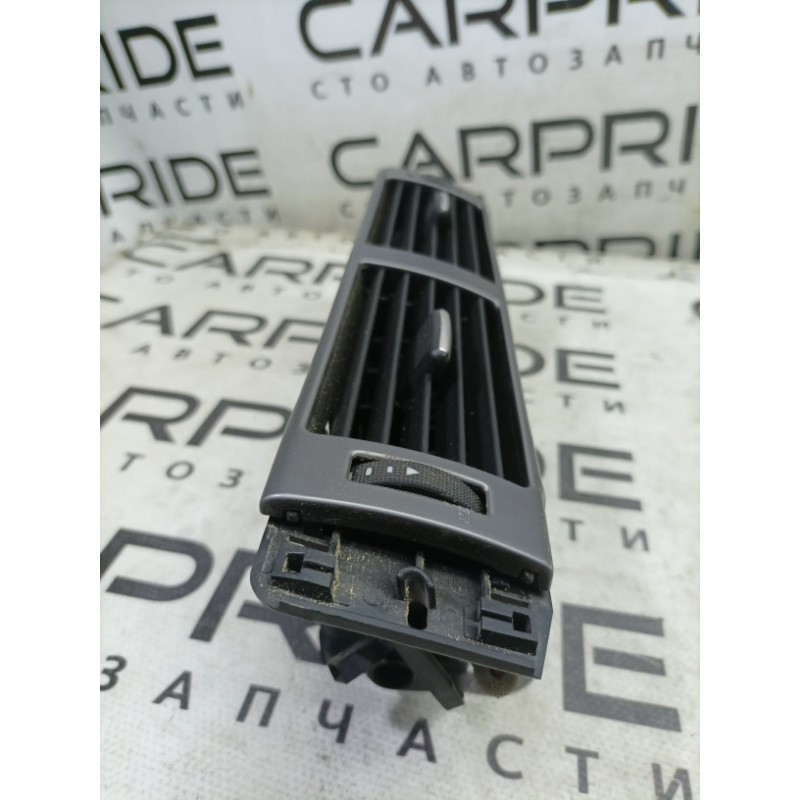 Дефлектор воздуховода (салон) AUDI A6 C5 2001 2.5 AKE 4b1820951