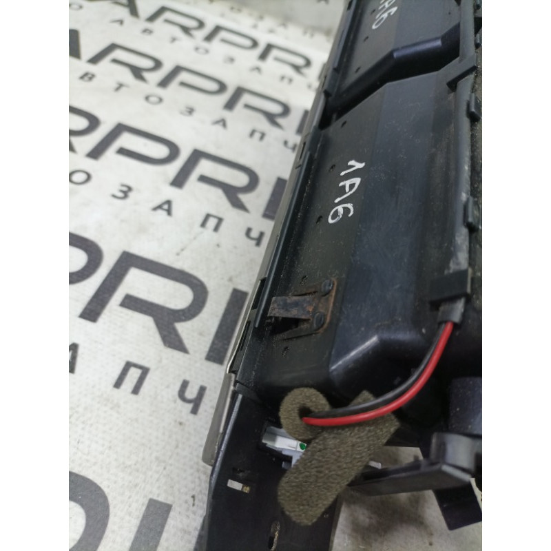 Дефлектор воздуховода (салон) AUDI A6 C5 2001 2.5 AKE 4b1820951