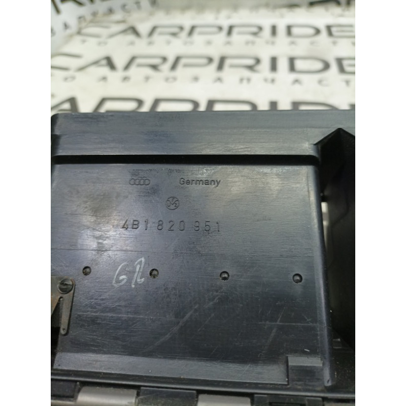 Дефлектор воздуховода (салон) AUDI A6 C5 2001 2.5 AKE 4b1820951