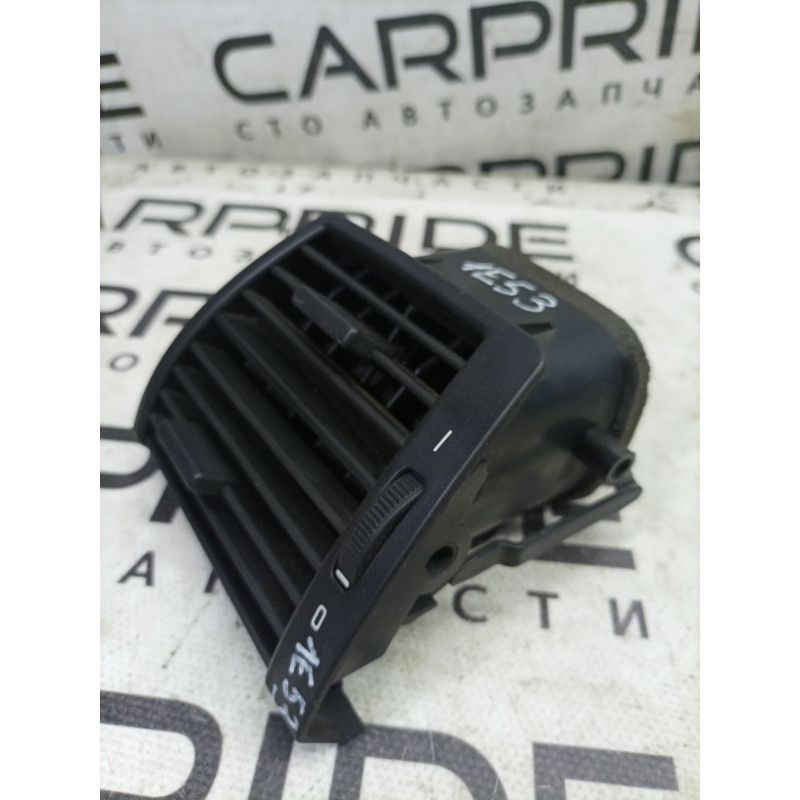 Дефлектор воздуховода (салон) BMW X5 E53 2003 M62B44 64228402215