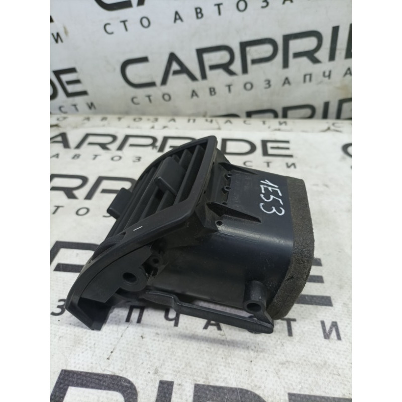 Дефлектор воздуховода (салон) BMW X5 E53 2003 M62B44 64228402215