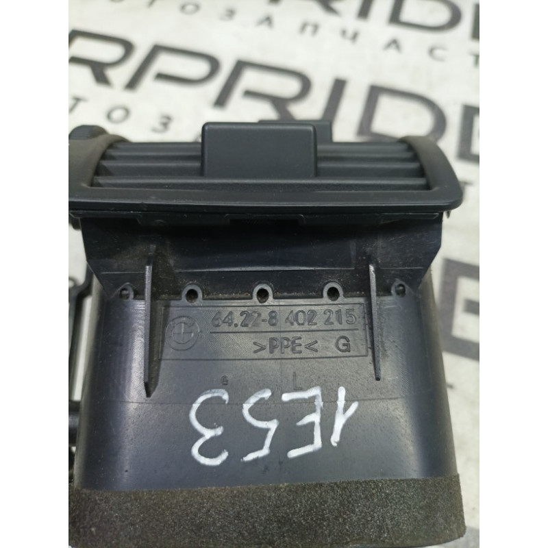 Дефлектор воздуховода (салон) BMW X5 E53 2003 M62B44 64228402215