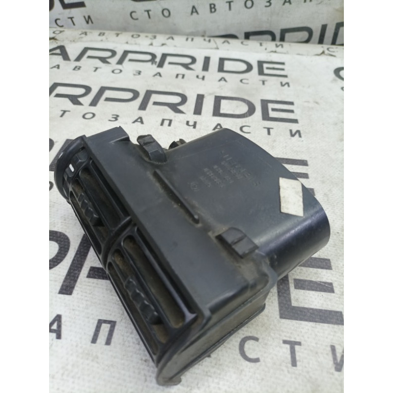 Дефлектор воздуховода (салон) BMW 5-series E34 64221375561