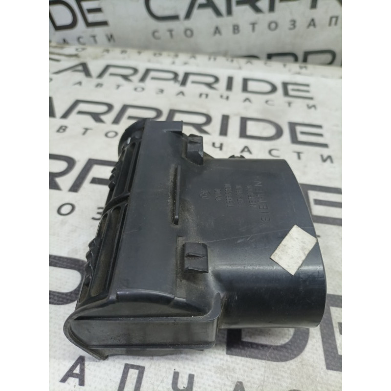 Дефлектор воздуховода (салон) BMW 5-series E34 64221375561