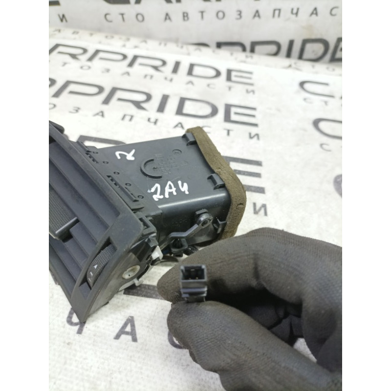 Дефлектор воздуховода (салон) AUDI A4 B6 2003 1.8 BFB 8E0820901F 6PS