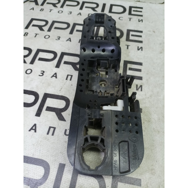 Кронштейн ручки дверей (кузов і елементи) Renault Megane 3 2009 1.5 806060041r