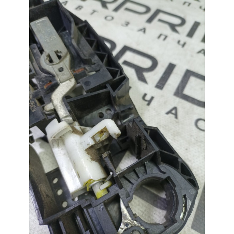 Кронштейн ручки дверей (кузов і елементи) Renault Megane 3 2009 1.5 806060041r