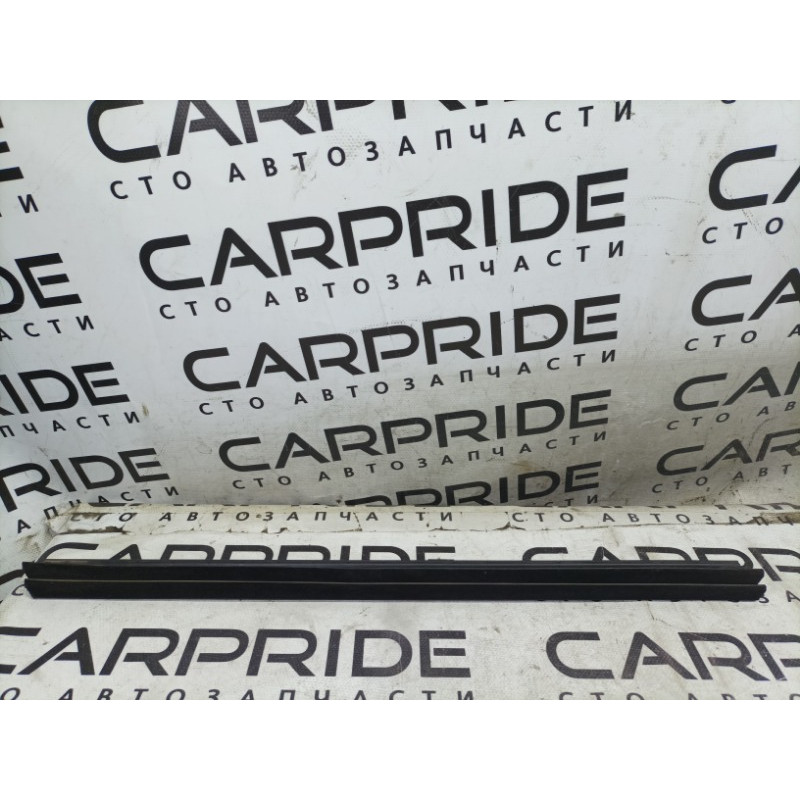 Молдинг стекла внутренний (наружные элементы кузова) Renault Megane 3 2009 1.5 823308094R