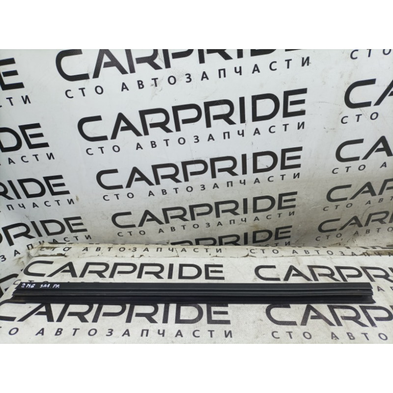 Молдинг стекла внутренний (наружные элементы кузова) Renault Megane 3 2009 1.5 823308094R