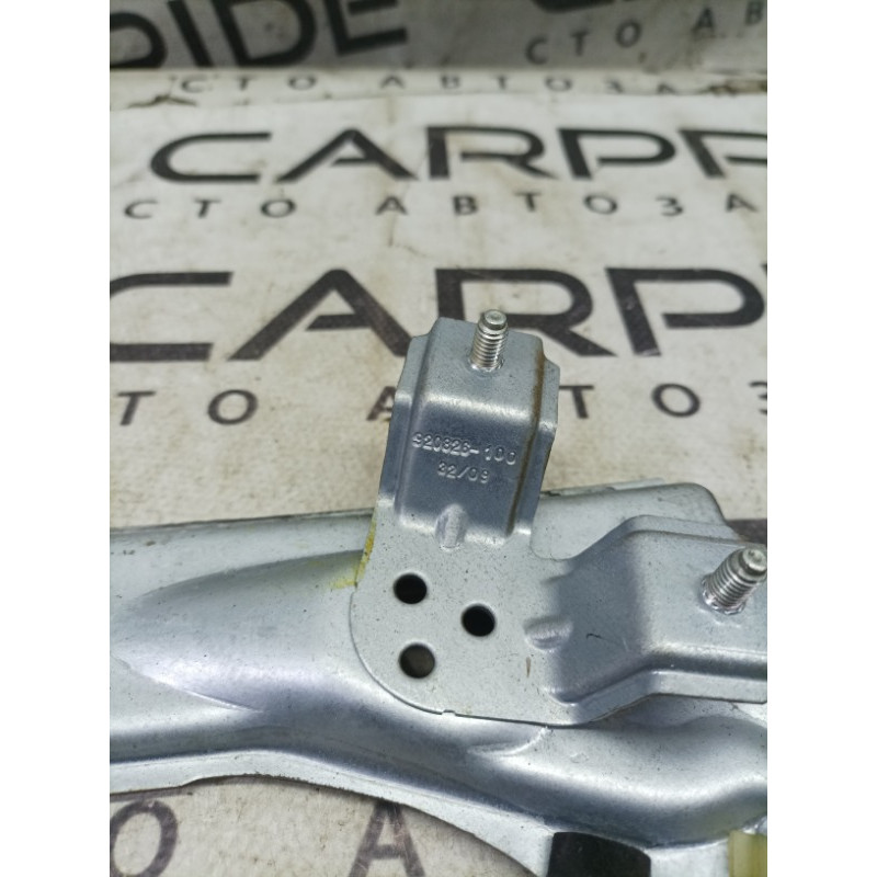 Механизм стеклоподъемника (кузов и элементы) Renault Megane 3 2009 1.5 827200008r