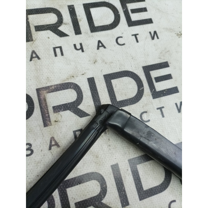 Уплотнитель стекла двери (кузов и элементы) Honda CRV RD7 2003 2.2 72775SCAE01