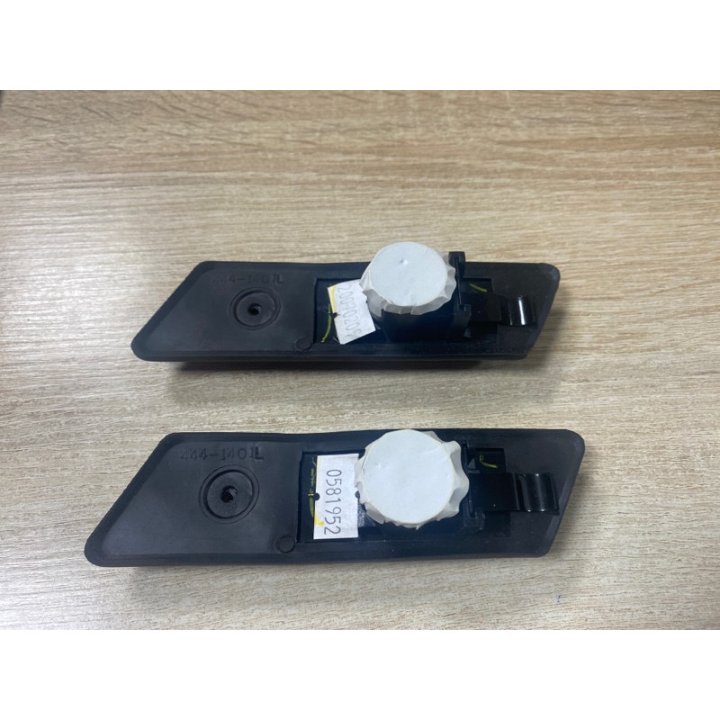 Повторитель поворота (оптика) BMW 5-series E34 444-1401L-UE-C