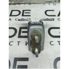 Петля двери