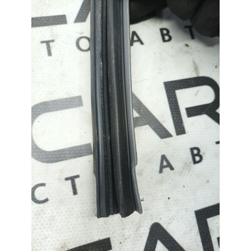 Ущільнювач дверей (кузов и элементы) Honda CRV RD7 2003 2.2 72815SCAE01ZA