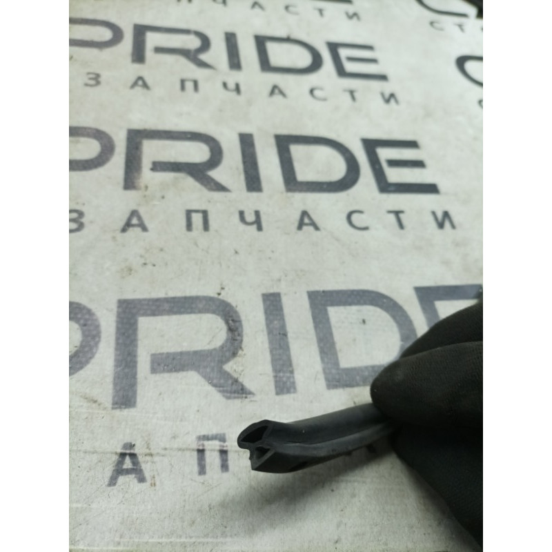 Ущільнювач капота (кузов и элементы) Honda CRV RD7 2003 2.2 74211S9A000