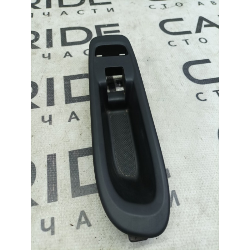 Накладка кнопок стеклоподъемника (салон) Jeep Compass MP 2018 2.4 p6bz29lxhaa