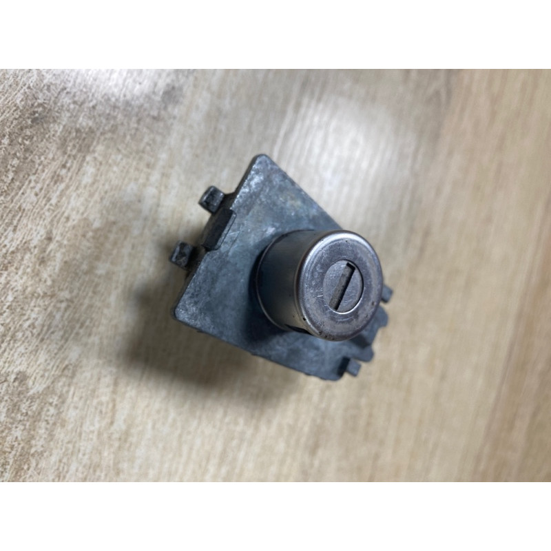 Личинка замка двери (кузов и элементы) Dodge Journey SXT 2014 3.6 68085684AA