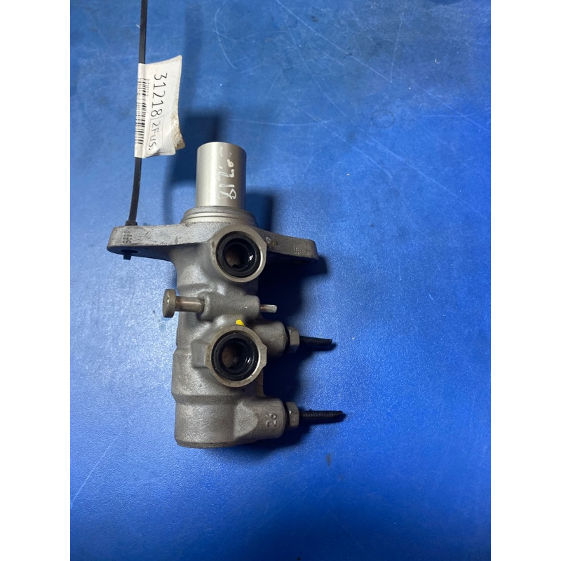 Главный тормозной цилиндр (тормозная система) FORD Fusion MK5 2013 2.0 Hybrid DG9Z-2140-D