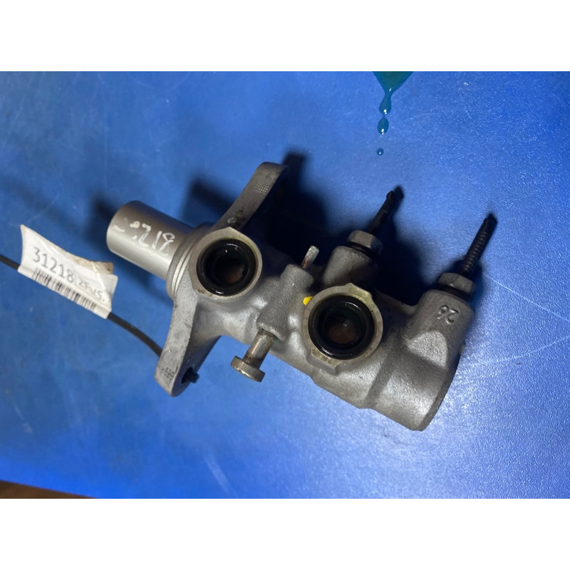 Главный тормозной цилиндр (тормозная система) FORD Fusion MK5 2013 2.0 Hybrid DG9Z-2140-D