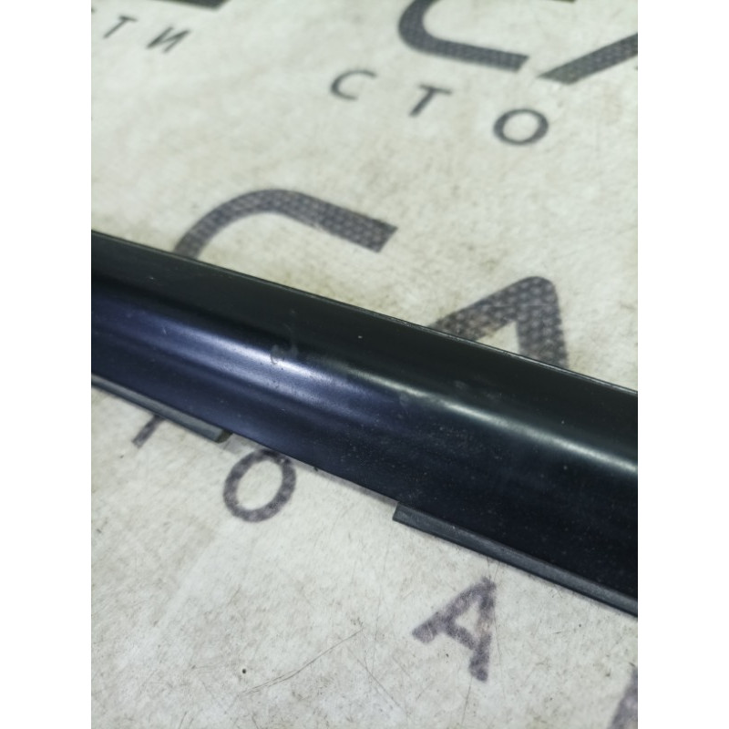 Молдинг стекла (кузов и элементы) Hyundai Santa Fe CM 2009 2.2 CRDI 832102B000